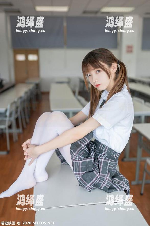 喵糖映画给你带来纯白睡裙照片：睡得美美的才是真正的赢家！