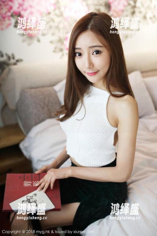MyGirl美媛馆 - 当居家遇上伊小七MoMo：高清套图展示居家时光的微妙瞬间！