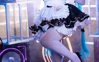 埃吉尔与Natsuko夏夏子，云端的写真套图，金龙的低语让人沉醉！