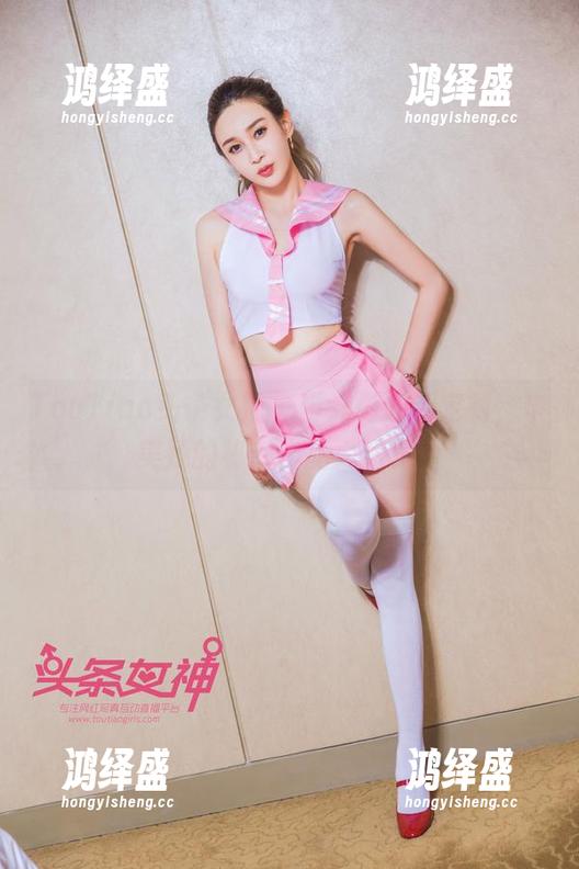 TouTiao头条女神 - 当光影遇到定制，申美嫣的秘密作品大揭秘！