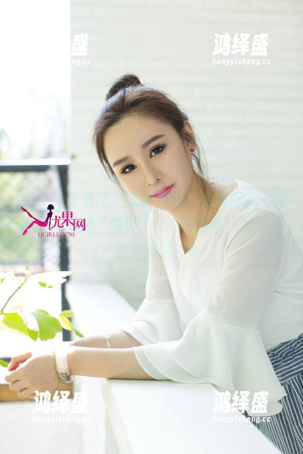 UGirls尤果网 - 我跟你说，尤娜娜的礼服真让人感到“惊艳”！高清图集，怎么才能不爱呢？