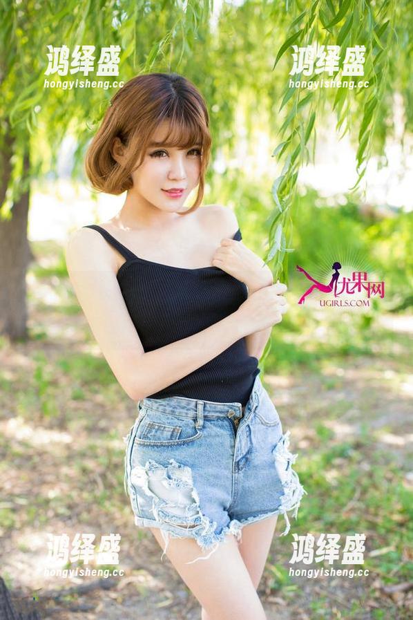 UGirls尤果网-谭晓彤 UGirls尤果网 - 精选谭晓彤的双人套图,仿佛两个灵魂在嬉戏
