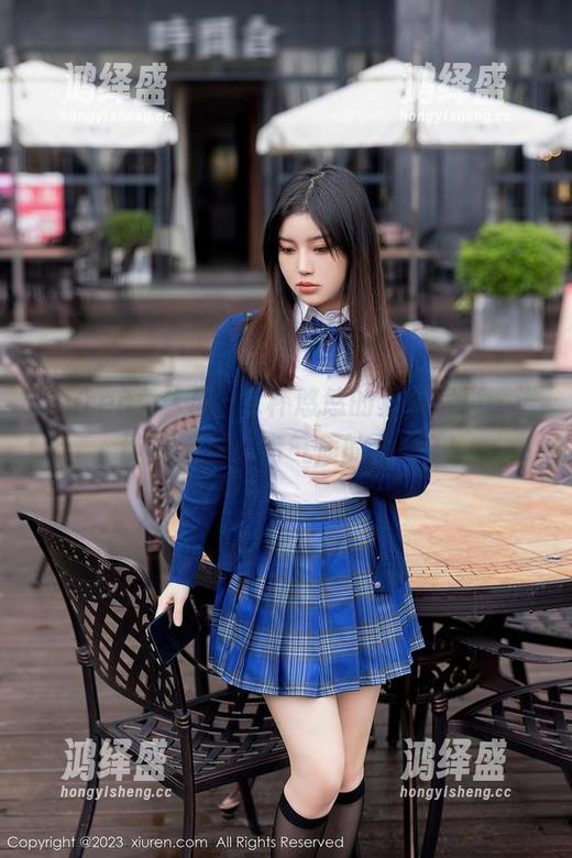 Xiuren秀人网 - z杯悠悠的套装写真，谁能拒绝这么有气质的模特？