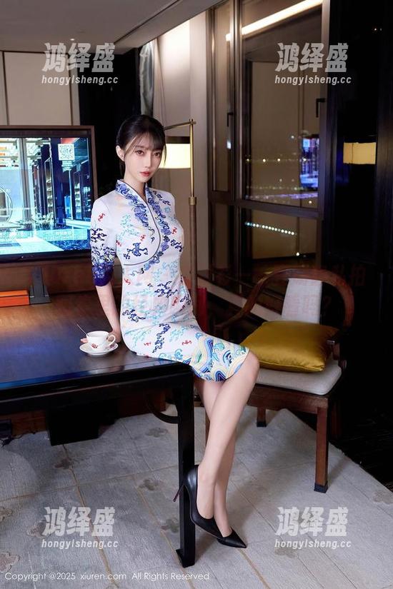 Xiuren秀人网 - 白衬衫——豆瓣酱私拍图集里的经典瞬间，真的好看吗？