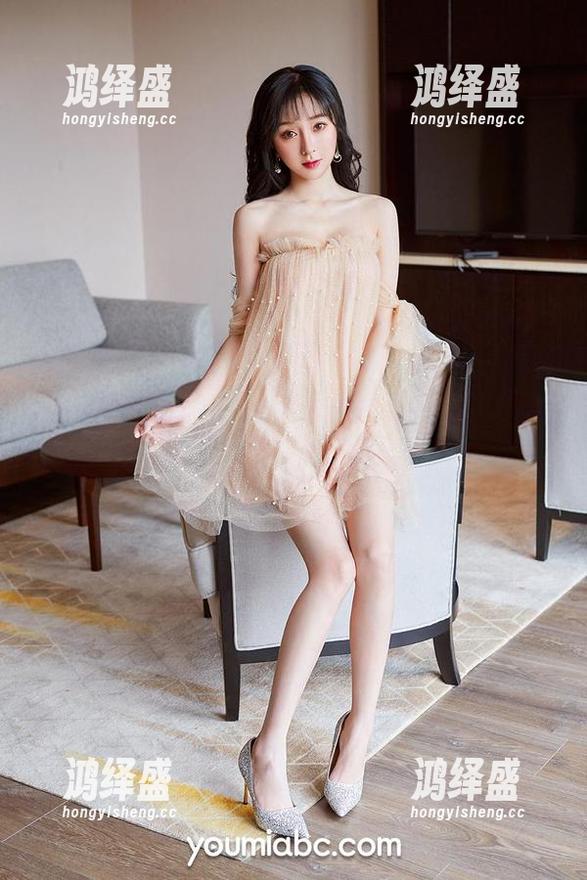 YouMi尤蜜荟 - 小KK的肉丝合集：网盘里的幽默与性感并存，让你乐不停！