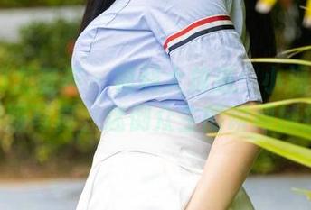YouMi尤蜜荟 – 福利大放送：小海臀Rena和服写真，迷倒众生的瞬间捕捉！