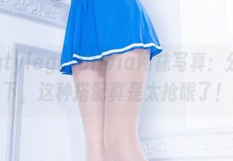 beautyleg – Olivia网袜写真：分享一下，这种搭配真是太抢眼了！