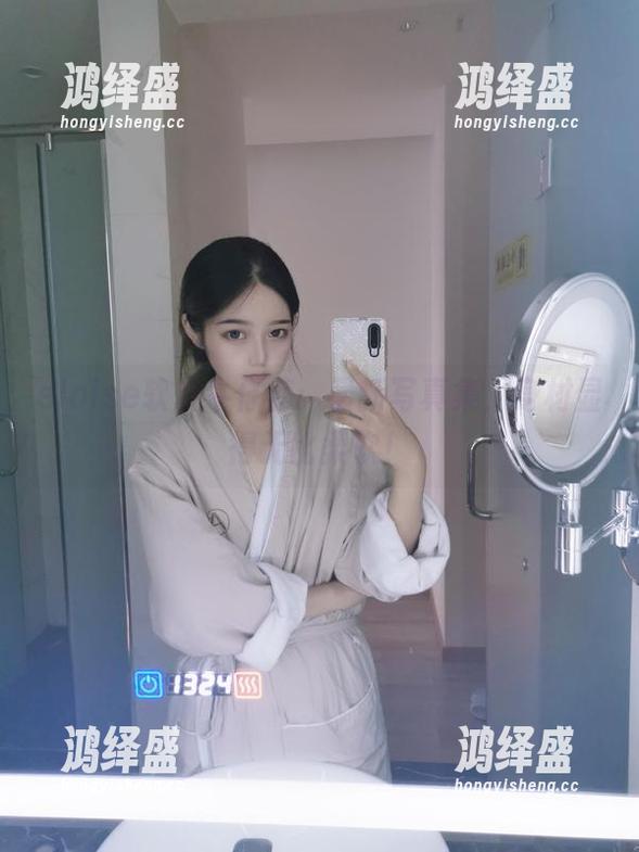 eloise软软牛仔裤：最新写真集，身材显得无比柔软！