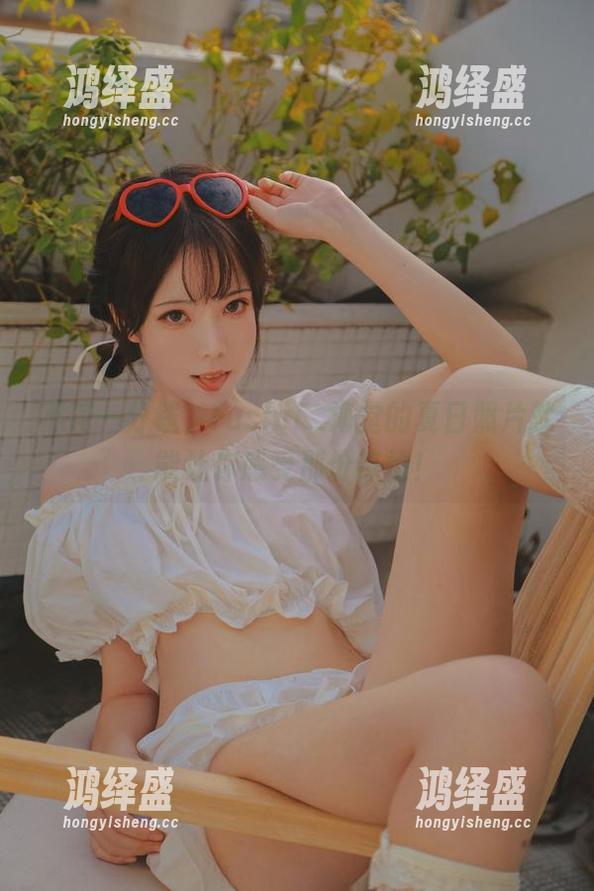 不花一分钱，fushii_海堂的夏日照片就能让你感受那份热情！