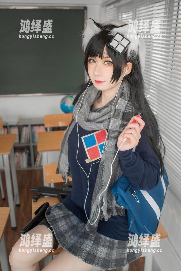 izumi泉桃子解锁私房图集，蕾丝装扮下的叛逆美学