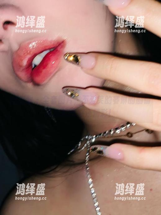 微密圈 - 全套图片，不爱笑的赛琳的剧情比我的追剧还精彩！