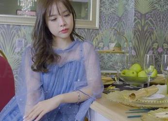 丽柜 – 小璐璐清纯作品集：高清，让你在八月的炎炎夏日感受一丝清风！