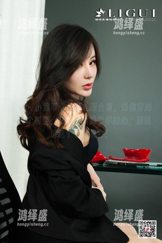丽柜 - 小紫带你遨游礼服合集，仿佛穿越到各个时空，总有一款戳中你的心，别错过这个下载机会！