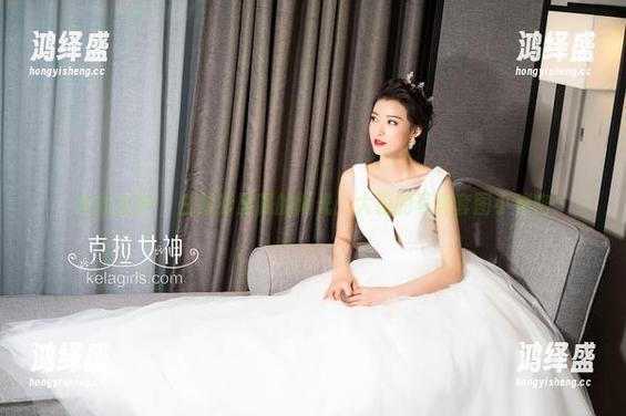克拉女神 - 白衬衫里藏的阳光：大阳的写真套图小秘密