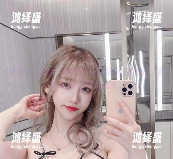 这是什么神仙？啾小妍Deer最新清纯图包，真想每天睁开眼就见她。