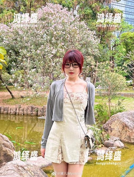 丝袜与宝儿mysterial：科幻风格的套图合集，绝对不按常理出牌！
