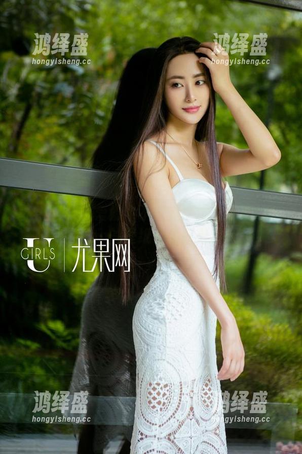 尤果网 - 可爱奶牛不只是草地上的工作！张小西Ann的壁纸合集打开新天地！