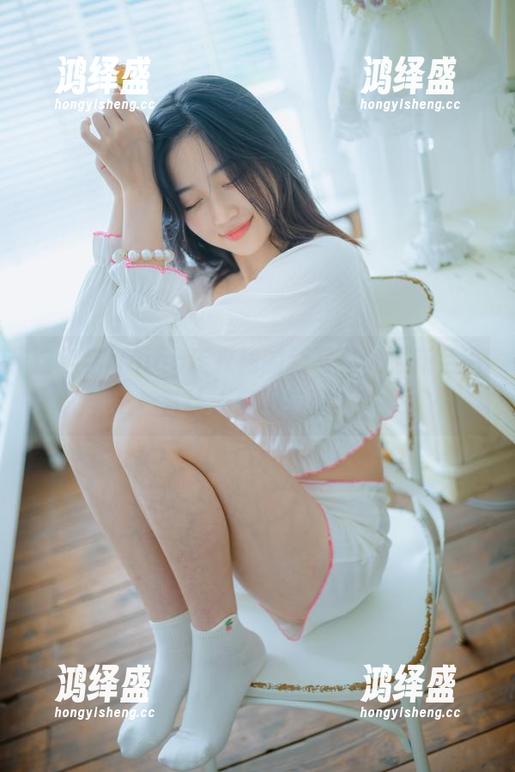 这年年Nnian连衣裙的新写真，更新后简直让人目不转睛！