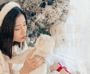 把年年Nnian的图片收藏起来，艾达·年的原图让你心情大好！