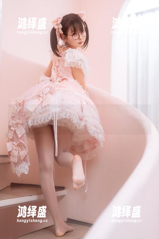 豹纹狂想曲：幼水铃衣的精选作品集，时而懵懂时而热烈