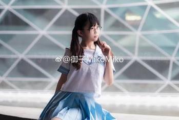 一针一线，御子Yumiko毛衣写真全集解锁心动瞬间。