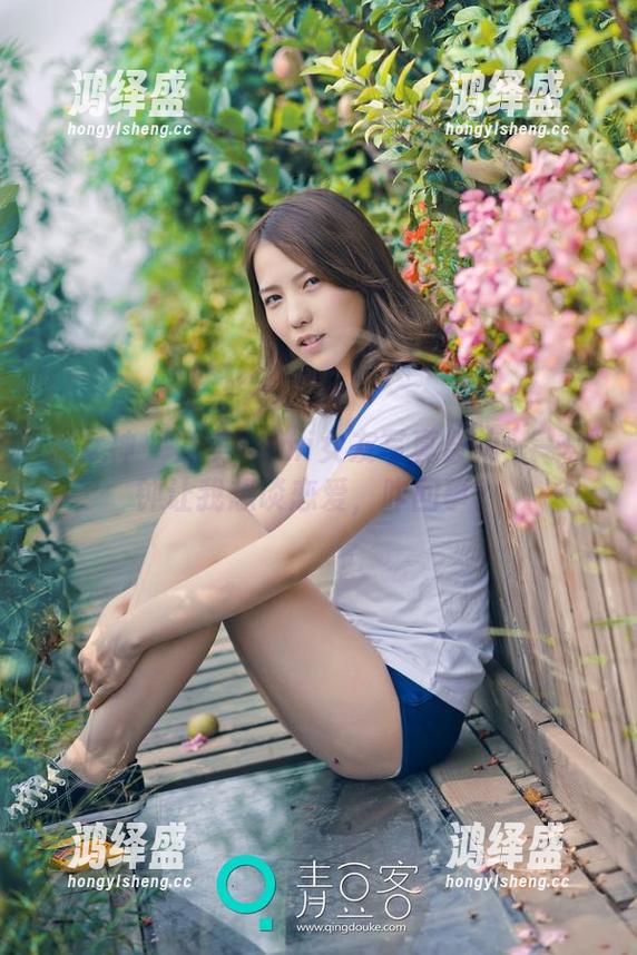 推女神 - 尤美Yumi女友写真合集：一秒钟让我想谈恋爱，咋回事？