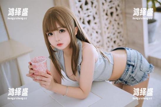 日奈娇的透明世界：在cos原图中畅游的感觉。