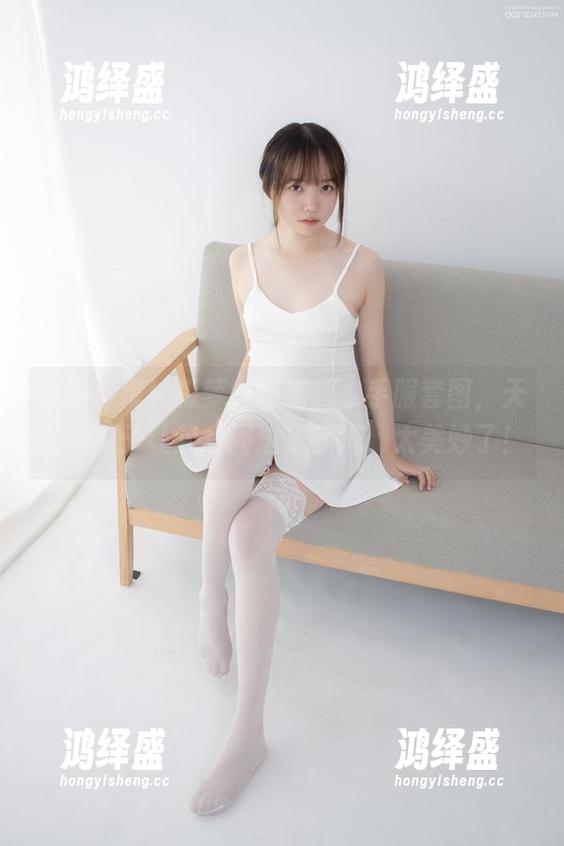 美图再现！森萝财团黑丝水手服套图，天台的影子让我瞬间进了梦境，太美妙了！