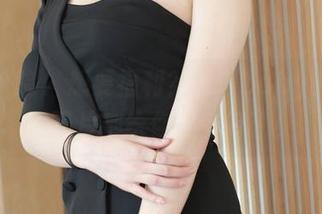 模范学院 – 想要福利？夏瑶baby的体操服图片都给你准备好了！