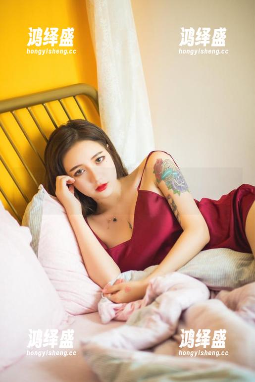 当婚纱遇上洛丽塔大哥：谁能拒绝这样的组合？