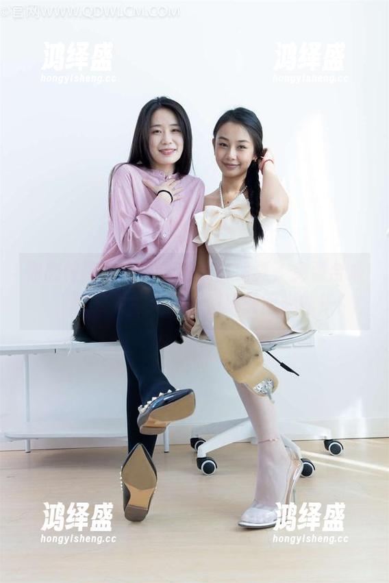 物恋传媒 - 小晴天的天台写真，免费合集，快来看看她是如何玩转阳光的！