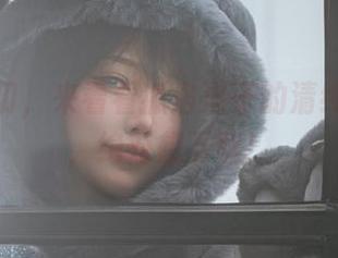 忘掉一切，来看看狐洛洛子的清纯黑长直，绝对想下载！