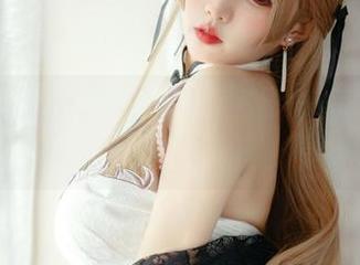 免费！猫田圣奈奈的“天使”套图——谁说天使不能吃零食？看她玩票的模样，真是调皮！