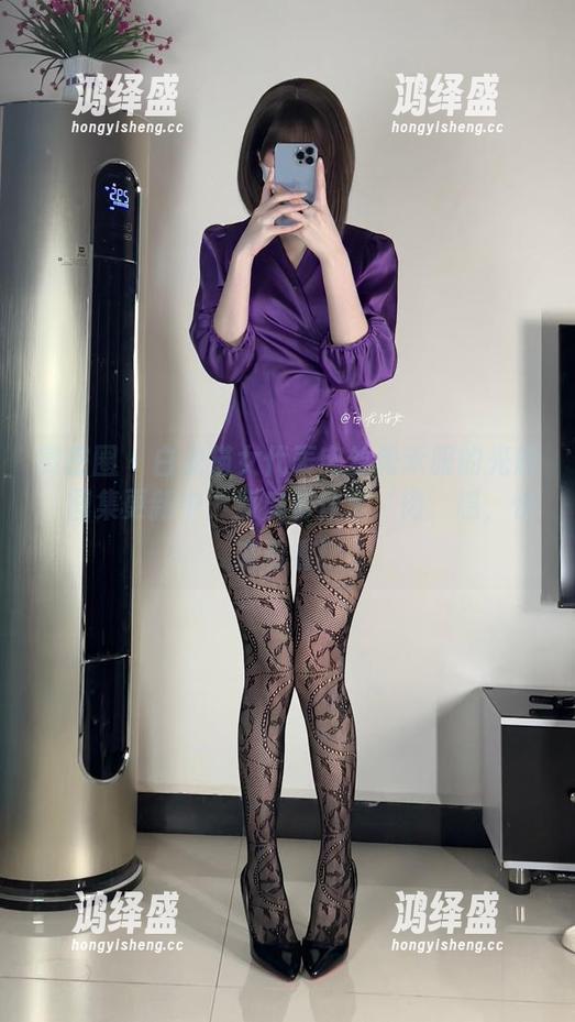 微密圈 - 白龙猫女代表肉丝秀禾服的光辉，图集更新中：到底有什么‘肉’感，快来看看！