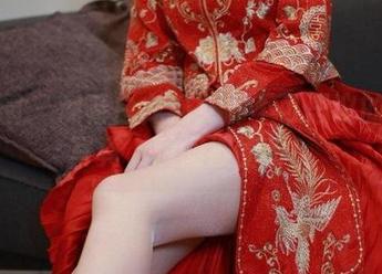 微密圈 – 观看白龙猫女那不可思议的御姐写真，瞬间被圈粉！