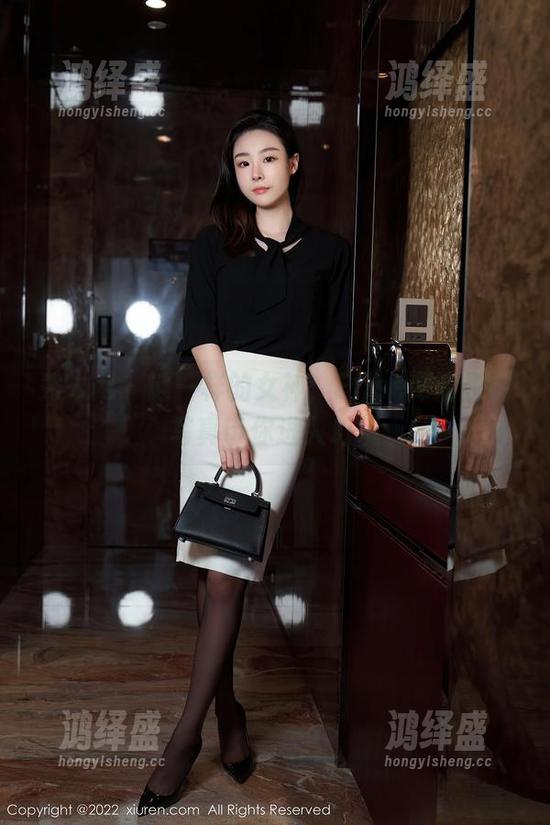 秀人网 - 谜一样的女神，Elise谭晓彤的写真带你进入幻境