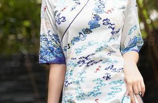 秀人网 – 嘿！想变美吗？安琪Yee的免费套装写真让你轻松搞定！