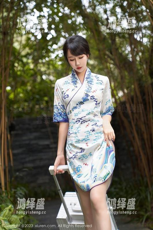 秀人网 - 嘿！想变美吗？安琪Yee的免费套装写真让你轻松搞定！