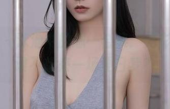 秀人网 – 泳池中的恩一合集：光影交错，谁不想来一场夏日梦？