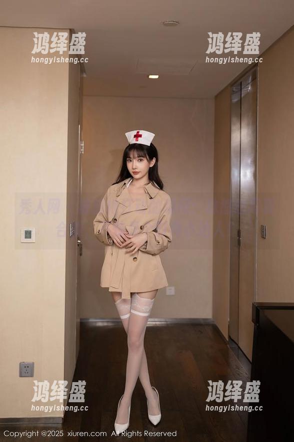 秀人网 - 被旗袍打动的瞬间：林悠悠写真合集，不愧是个时尚小达人！