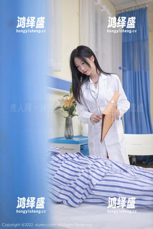 秀人网 - 汁汁的照片：礼服可是比你思虑更深的存在