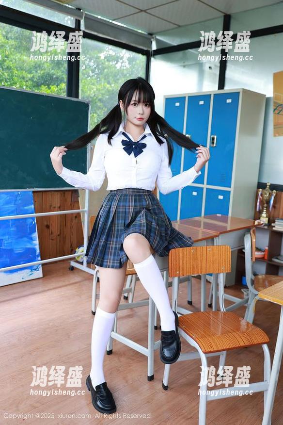 秀人网 - 玛鲁娜Manuela的居家隐秘：一场作品集的神秘探索