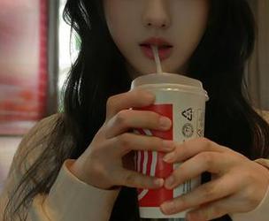 秀人网 – 白茹雪Abby的女仆写真：没想到这围裙下隐藏的竟是我心中的小宇宙！