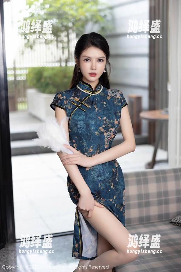 秀人网 - 软情独家校服精选：让你在校园里瞬间成焦点，甚至当学霸!