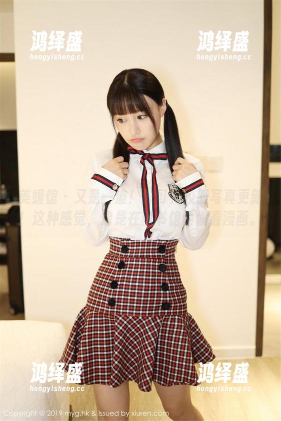 美媛馆 - 又是一波！朱可儿校服写真更新！这种感觉，像是在图书馆偷偷看漫画。