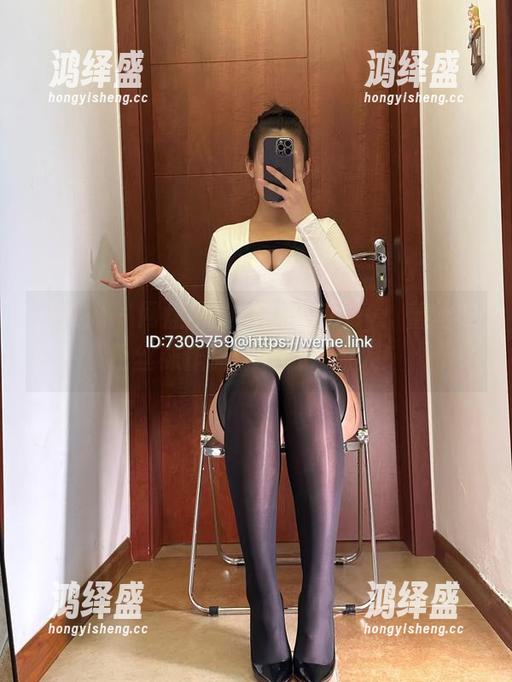 美邵女Baby 微密圈 - 网盘中的美邵女Baby:蕾丝肉色丝袜作品,养眼又撩人!