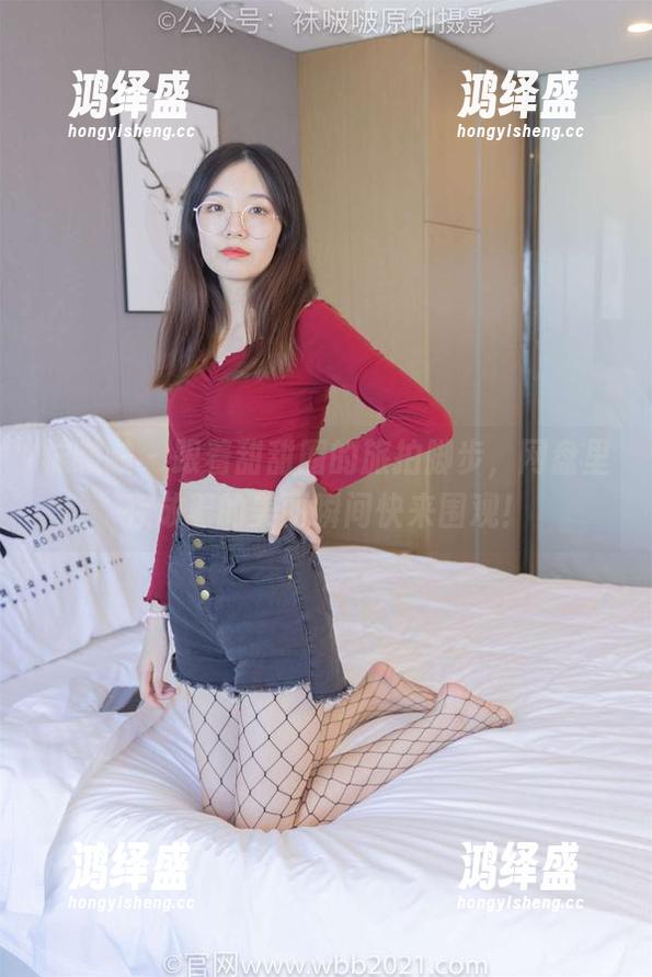 袜啵啵 - 跟着甜甜圈的旅拍脚步，网盘里存放着的美丽瞬间快来围观！