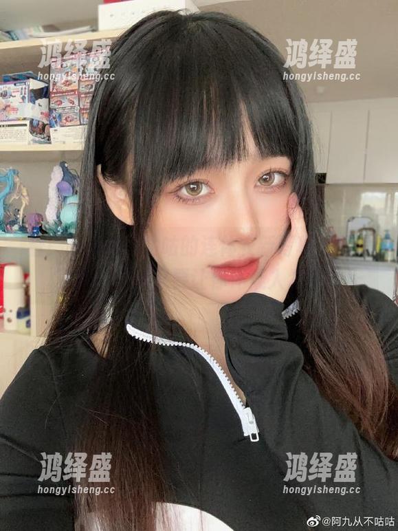 看！阿九从不咕咕的连体衣新写真，图片更新！这次又要让你怀疑人生了！