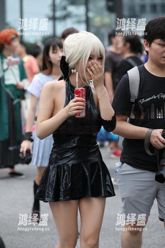 魔镜街拍 - 凯恩的写真集：雨季不再来，思绪仍在流淌