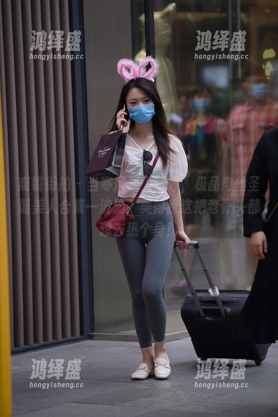 魔镜街拍 - 当寒风遇上婷婷，极品肉丝圣诞美人合集一波流，美得我这把老骨头都想去热个身！